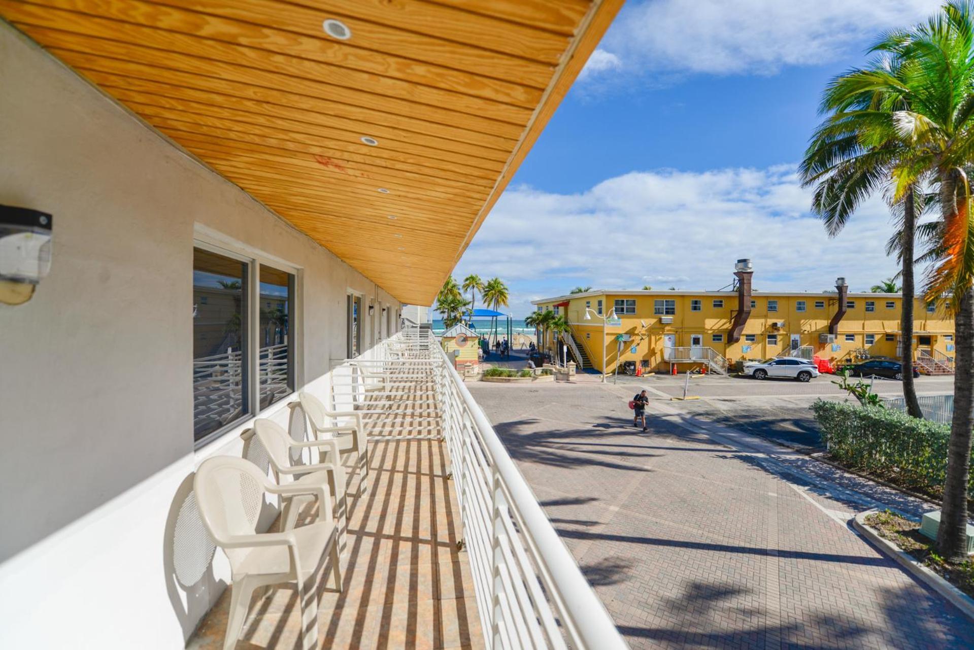 Fantastic Studio At The Beach With Parking&Pool - M43 할리우드 외부 사진