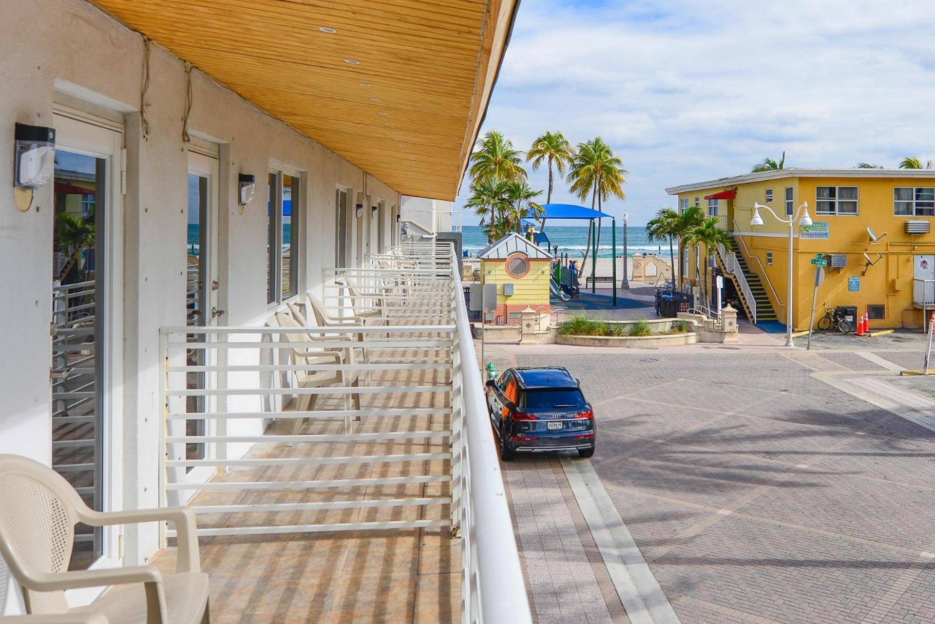 Fantastic Studio At The Beach With Parking&Pool - M43 할리우드 외부 사진